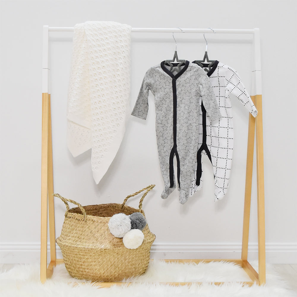 Baby clothes hangers deals nz