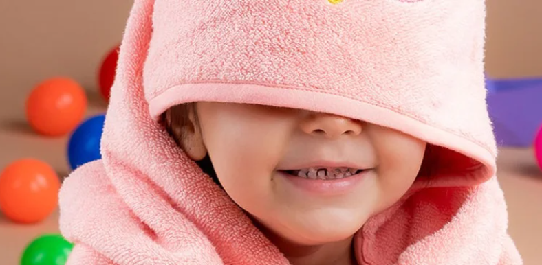 babycity towels and facecloths collection image child in towel