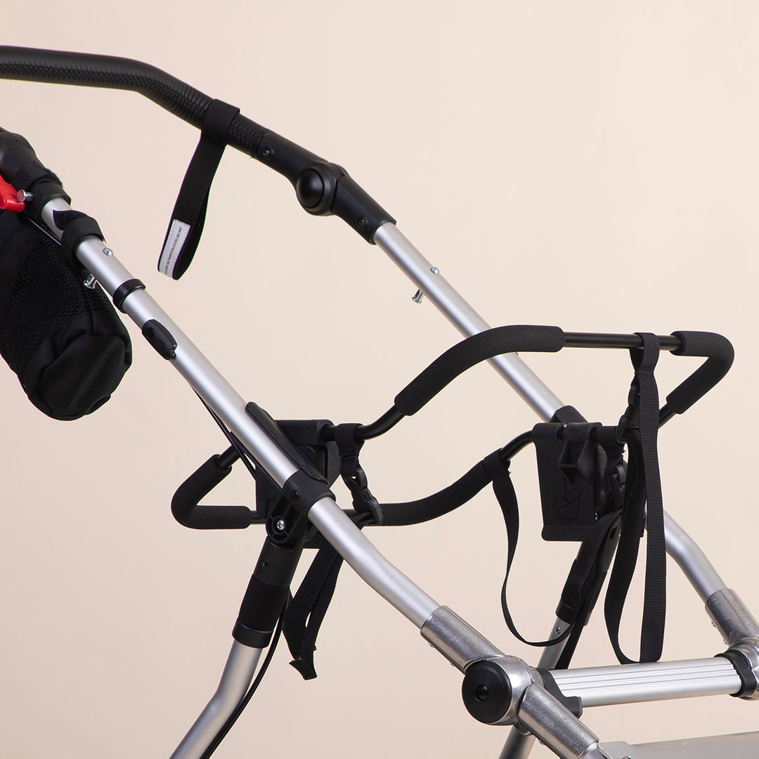 Mid view of mountain buggy urban jungle, terrain universal car seat adaptor installed on a mountain buggy urban jungle