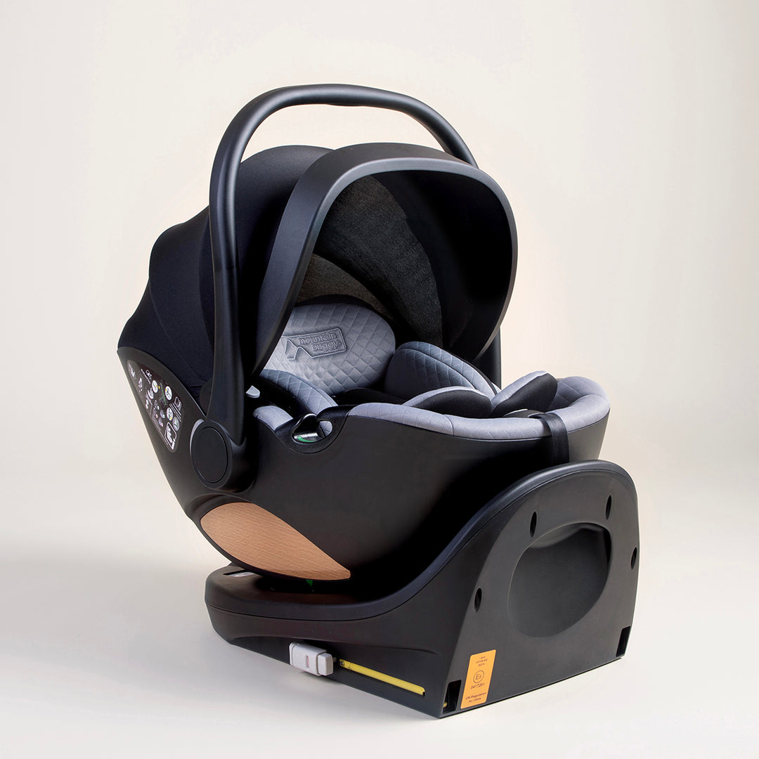 Mountain Buggy® nest™ R129 i-size infant car seat with rotating base