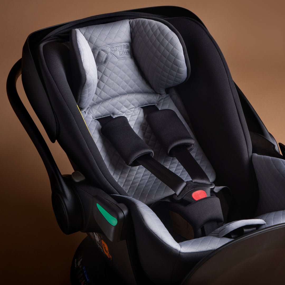 Mountain Buggy® protect™ i-Size Reclining Infant Car Seat with Rotating ISOFIX Base