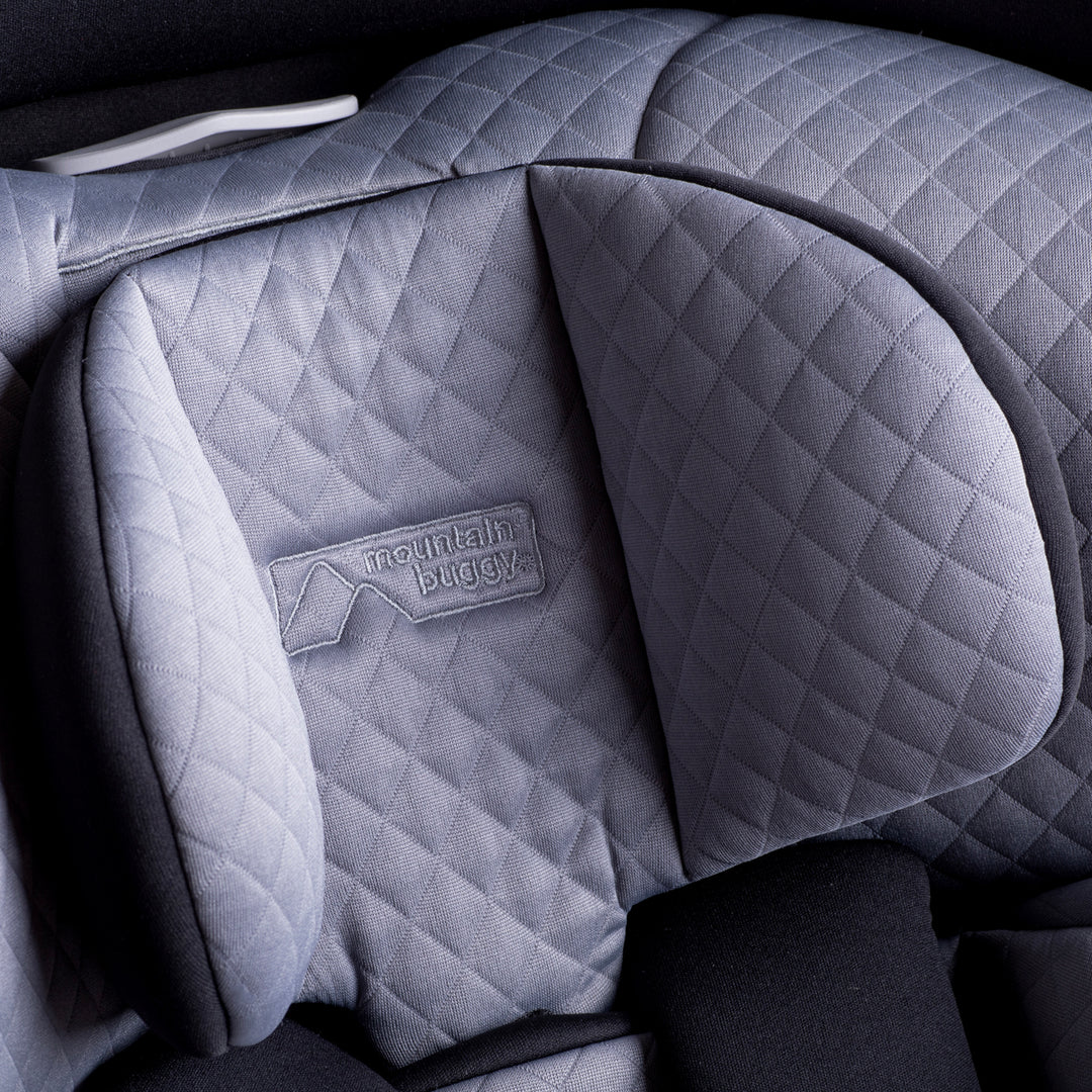 Mountain Buggy® safe rotate™ R129 i-size convertible car seat