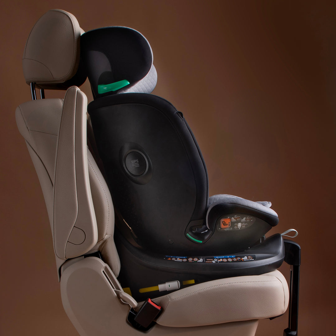 Mountain Buggy® safe rotate™ R129 i-size convertible car seat