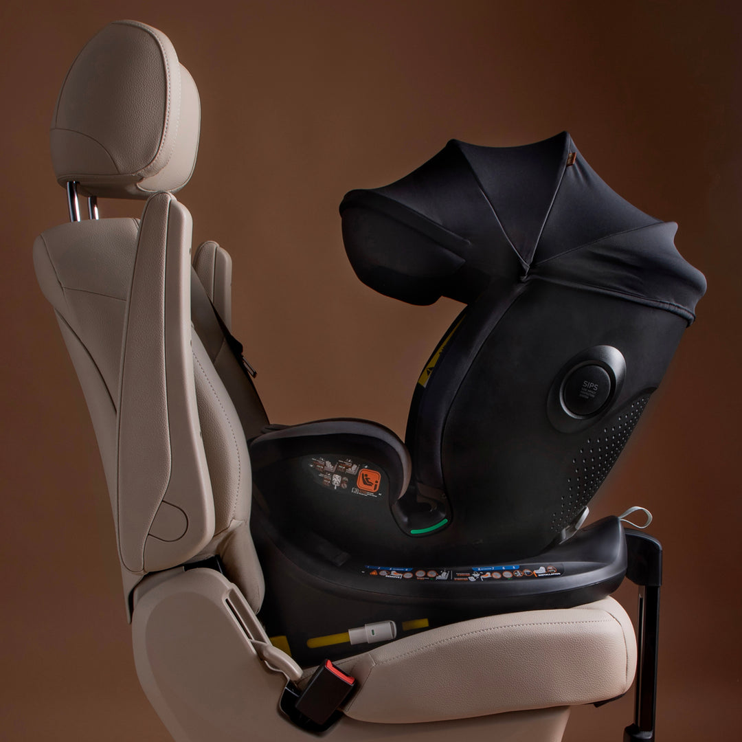 Mountain Buggy® safe rotate™ R129 i-size convertible car seat