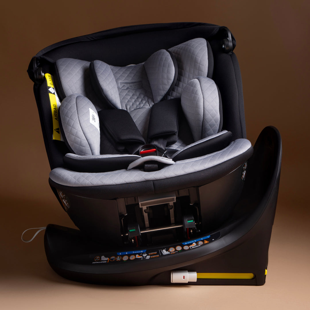 Mountain Buggy® safe rotate™ R129 i-size convertible car seat