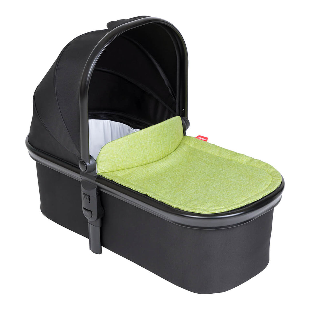 phil&teds snug carrycot with lid 3/4 view_apple
