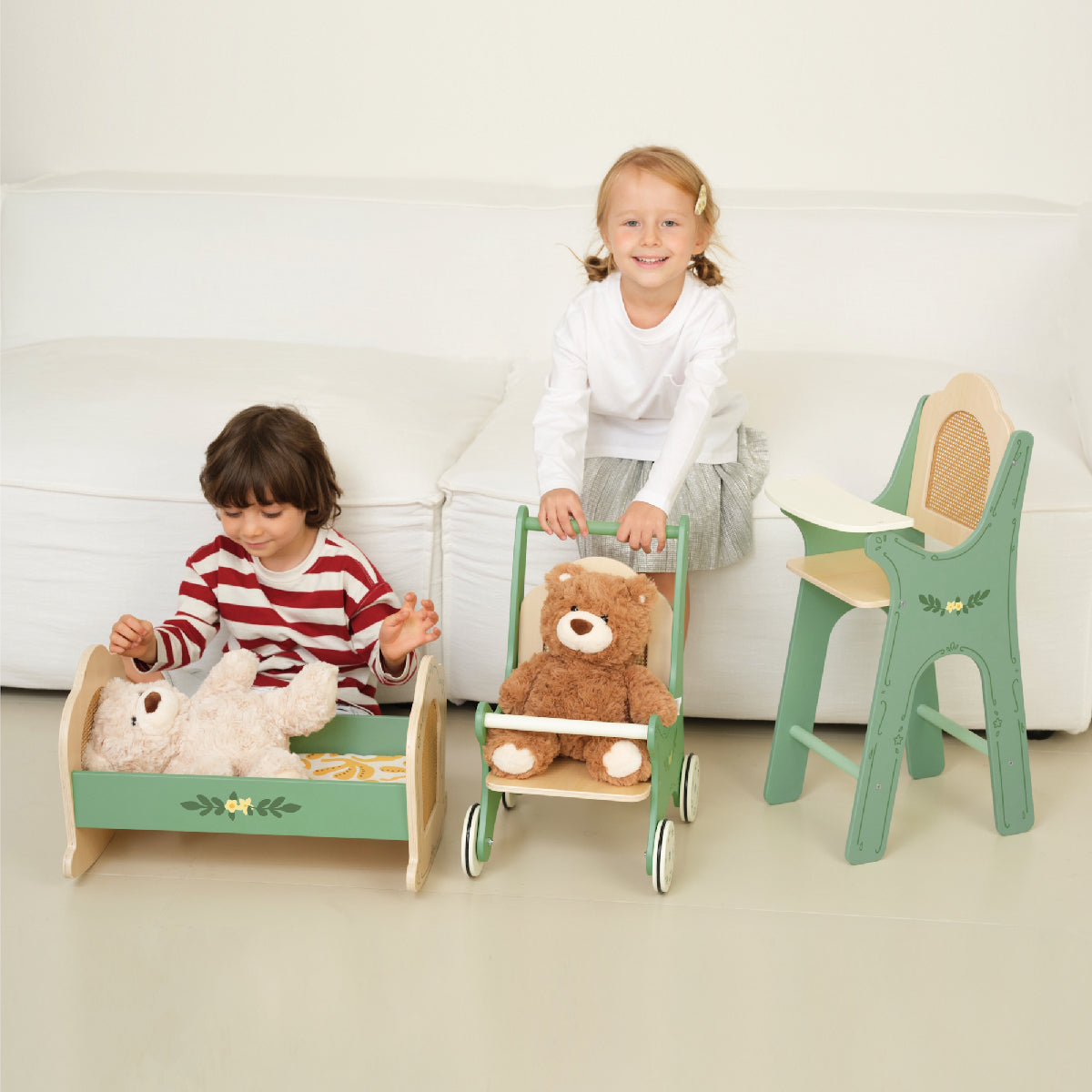 Classic World Vintage Highchair from Classic World NZ stock babycity